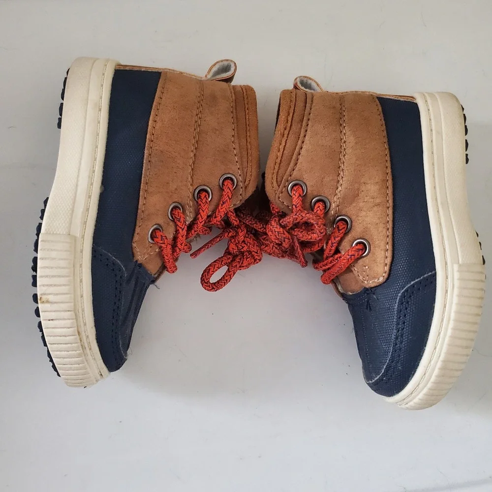 OshKosh Bgosh Toddler Boys Duck Boot Sneakers Navy Tan Orange Size 5M RAFFEO12